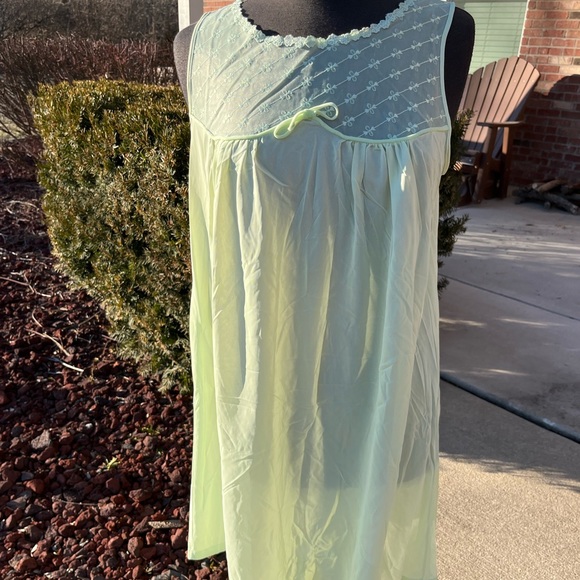 Vintage Lorraine 1960’s nightgown ladies large - Picture 1 of 6